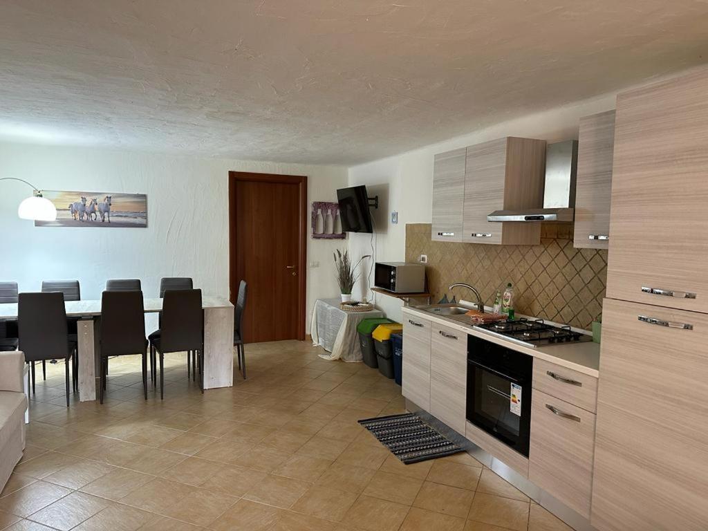 Lightblue-Celeste Central Apartment In Porto Rotondo Eksteriør bilde