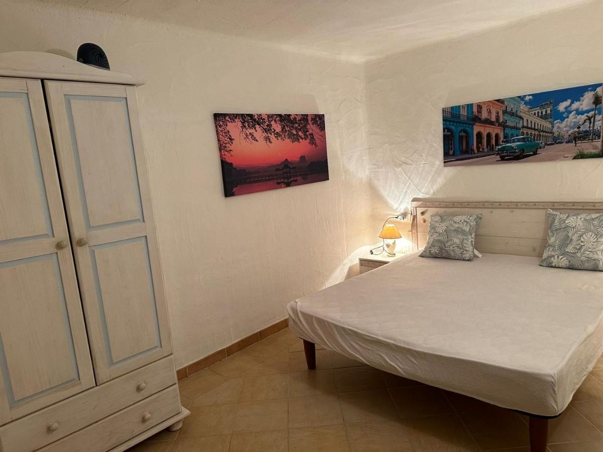 Lightblue-Celeste Central Apartment In Porto Rotondo Eksteriør bilde