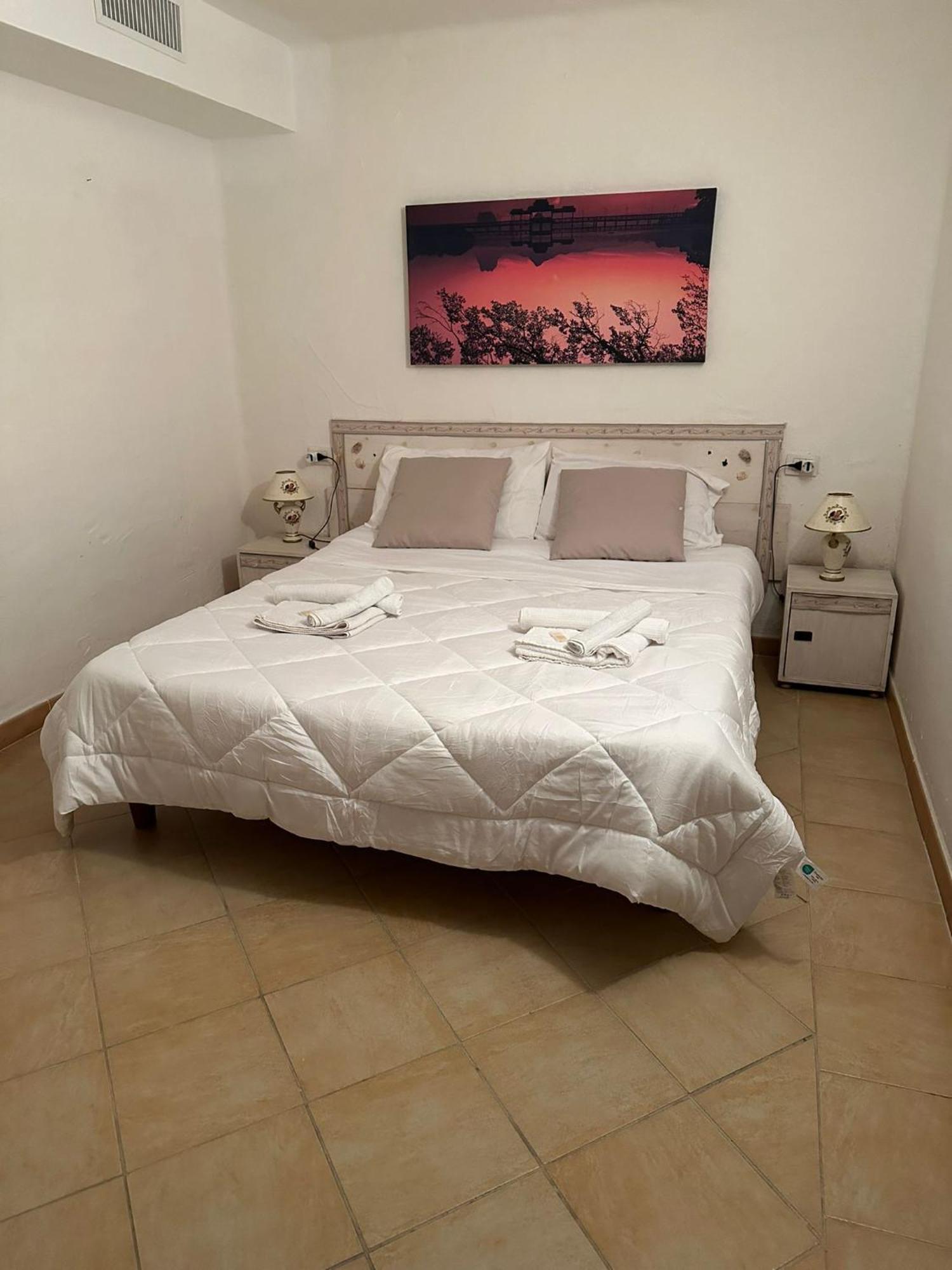 Lightblue-Celeste Central Apartment In Porto Rotondo Eksteriør bilde
